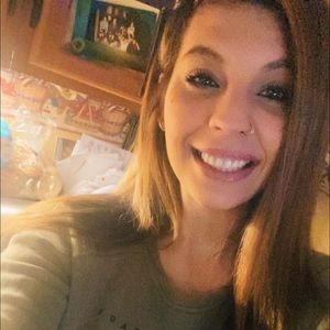 Meet your Posher, Nikole